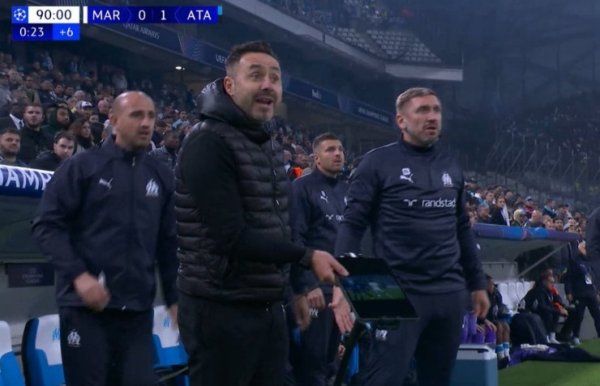 Cho rằng Atalanta dùng tay chơ