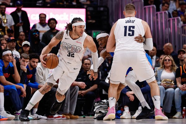 Jokic chưa bao giờ có đồng đội